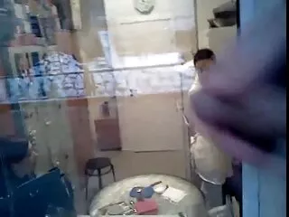 Fantastik genç çok heyecan verici bir şişman gizli porno gösteri yapar. Oyuncakla alay ediyor ve mastürbasyon yapıyor